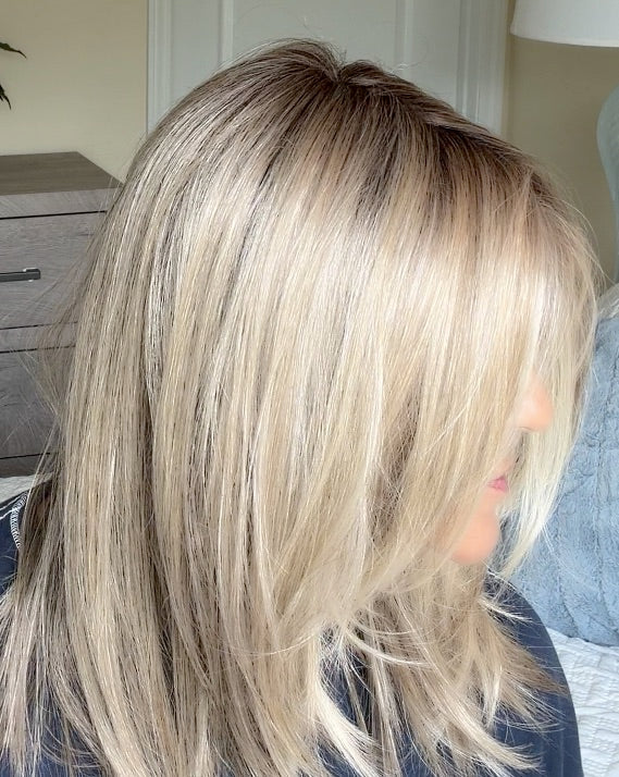 Marlene wearing Picture Perfect in 18/16/22/R8 Cashmere Cream