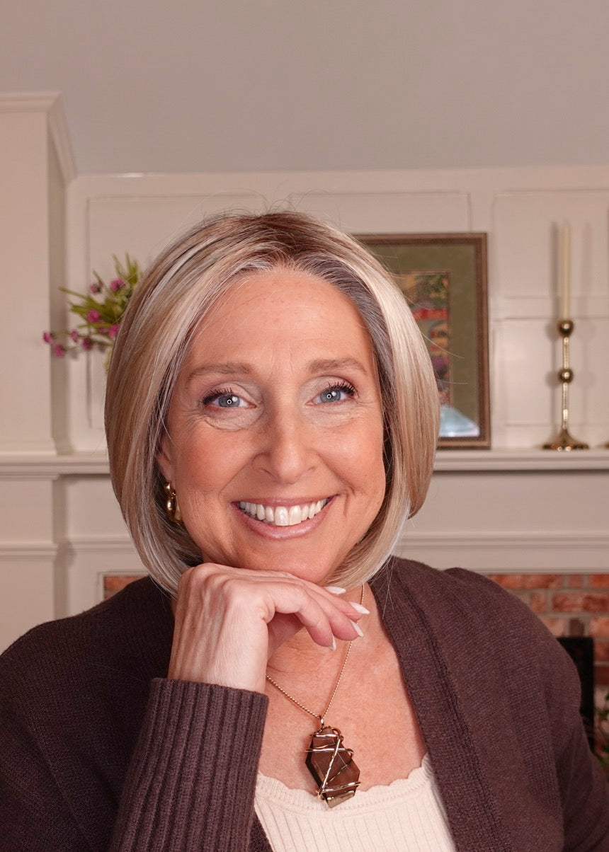 Frannie wearing Ayumi in Sandy Cream Blond-R