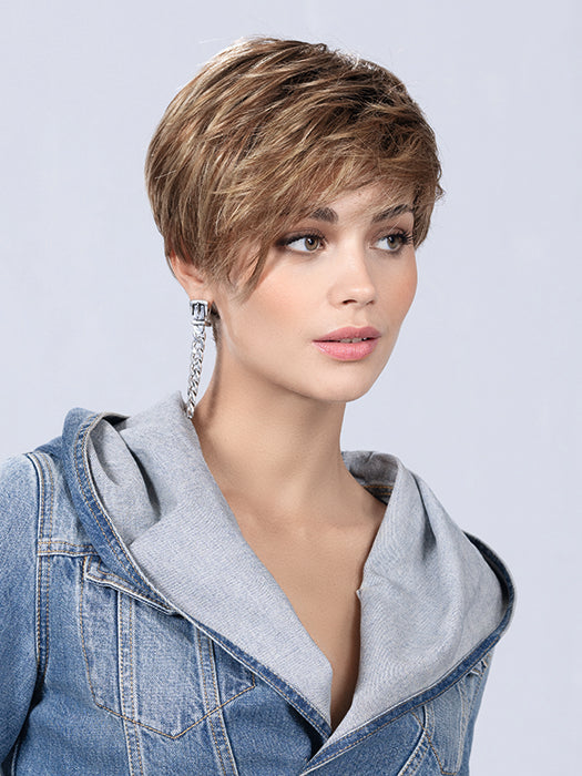 Light Bernstein Rooted 12.26.830 | Lightest Brown, Medium Golden Blonde, Medium Brown, And Light Auburn Blended With Dark Roots