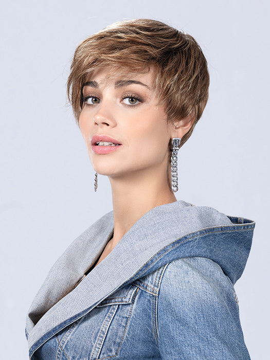 Light Bernstein Rooted 12.26.830 | Lightest Brown, Medium Golden Blonde, Medium Brown, And Light Auburn Blended With Dark Roots