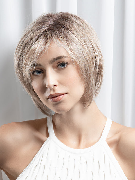 Pearl Blonde Rooted 101.14.16 | Pearl Platinum, Medium Ash Blonde And Medium Blonde Blend With Shaded Roots