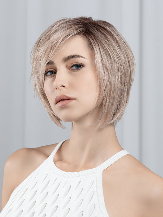 Pearl Blonde Rooted 101.14.16 | Pearl Platinum, Medium Ash Blonde And Medium Blonde Blend With Shaded Roots