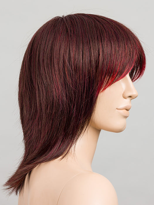 Flame Lighted 133.132 | Red Violet And Granat Red Blend With Highlights Throughout And Concentrated In The Front