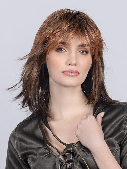 Hot Hazelnut Rooted 28.830.6 | Light Copper Red And Medium Brown Blended With Light Auburn And Dark Brown With Shaded Roots