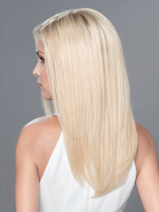 Zora in Light Champagne Rooted 19.22 | Platinum Blonde, Light Golden Blonde, Light Ash Blonde Blend, and Dark Roots