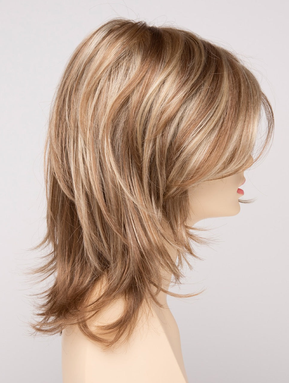 Dark Blonde | 16/23 | Neutral Dark Blonde with Highlights