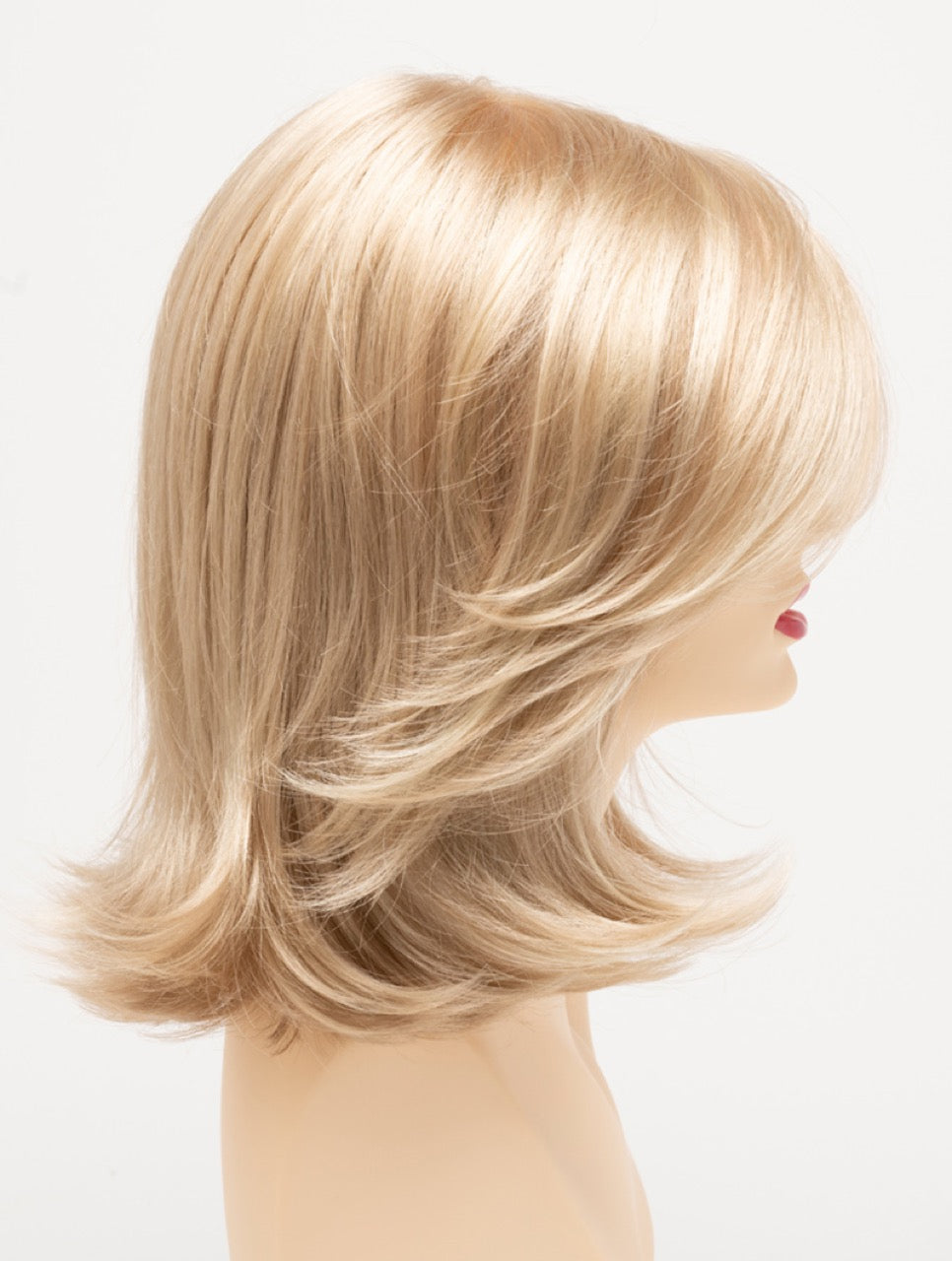 Medium Blonde | 26/23 | Sandy Blonde