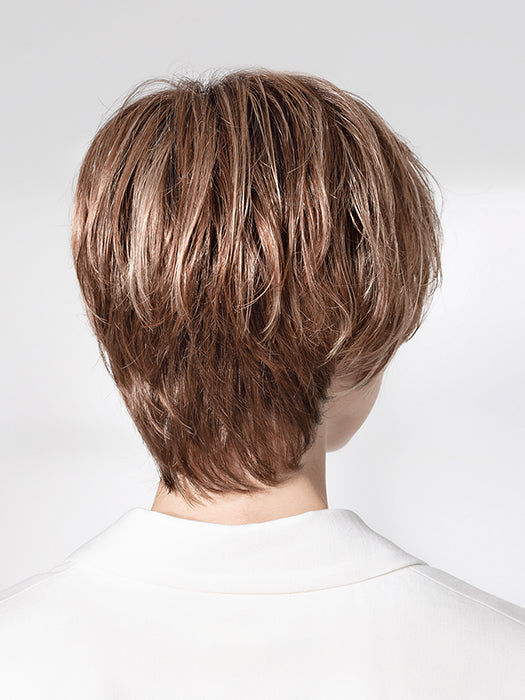 830.26.27 | Medium Brown Blended With Light Auburn, Light Golden Blonde And Dark Strawberry Blonde Blend With Shaded Roots