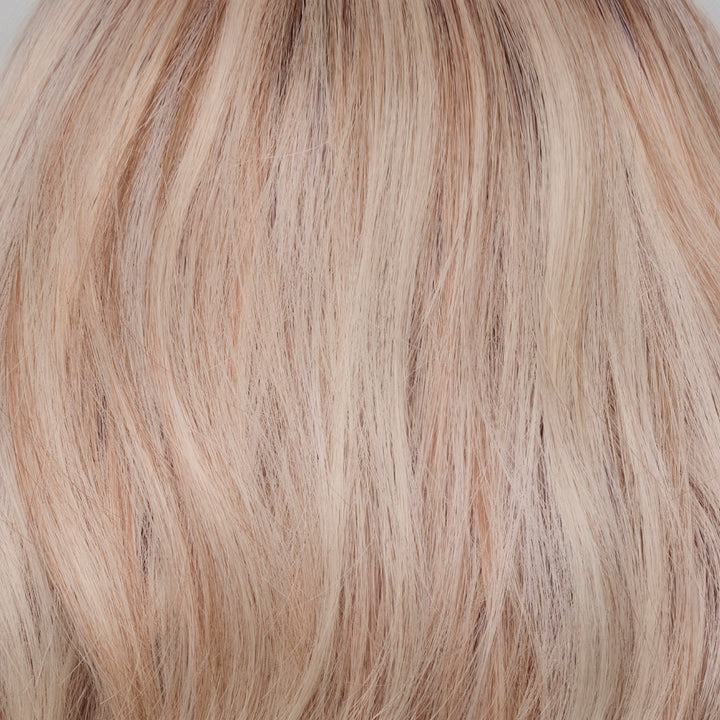 Sea Salt Blond-R | A perfect mixture of cool, icy-blond and warm-dark blond. The rich brown root tone enhances the modern appearance.