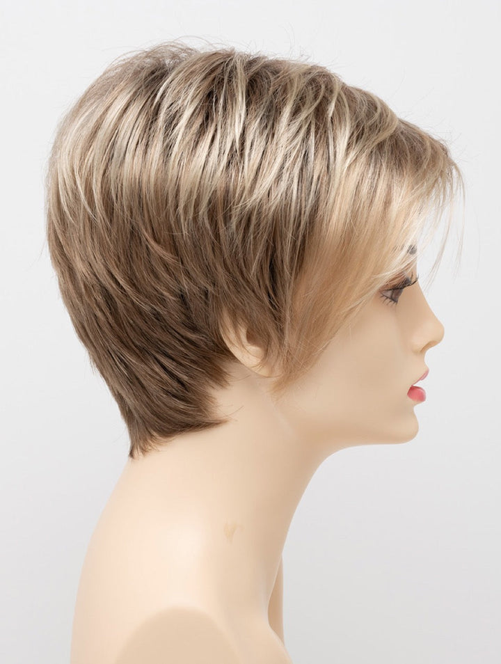 Sparkling Champagne | 26/23/14 R8 | Rooted Neutral Light Blonde