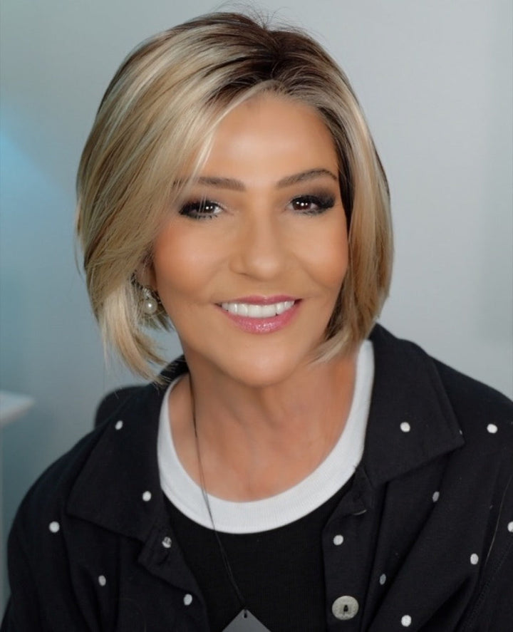 Marlene wearing Shelby in 12FS8 Shaded Praline