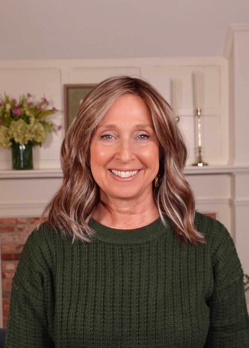 Frannie wearing Smooth Wavez in Snowy Umber-R