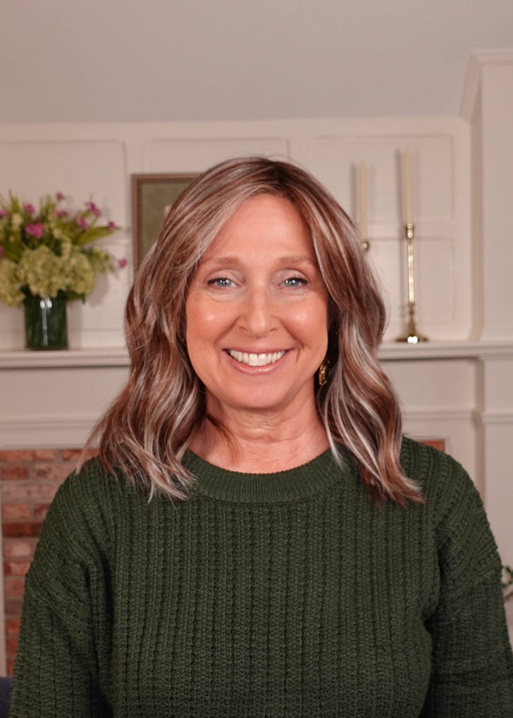 Frannie wearing Smooth Wavez in Snowy Umber-R