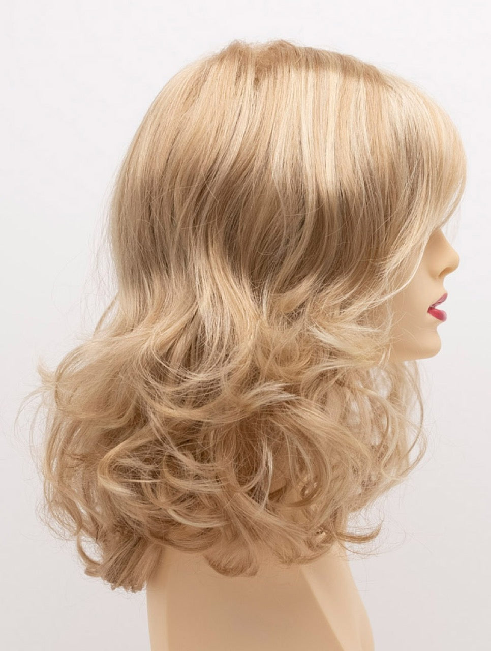 Medium Blonde | 26/23 | Sandy Blonde