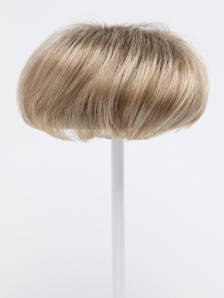 Sparkling Champagne | 26/23/14 R8 | Rooted Neutral Light Blonde