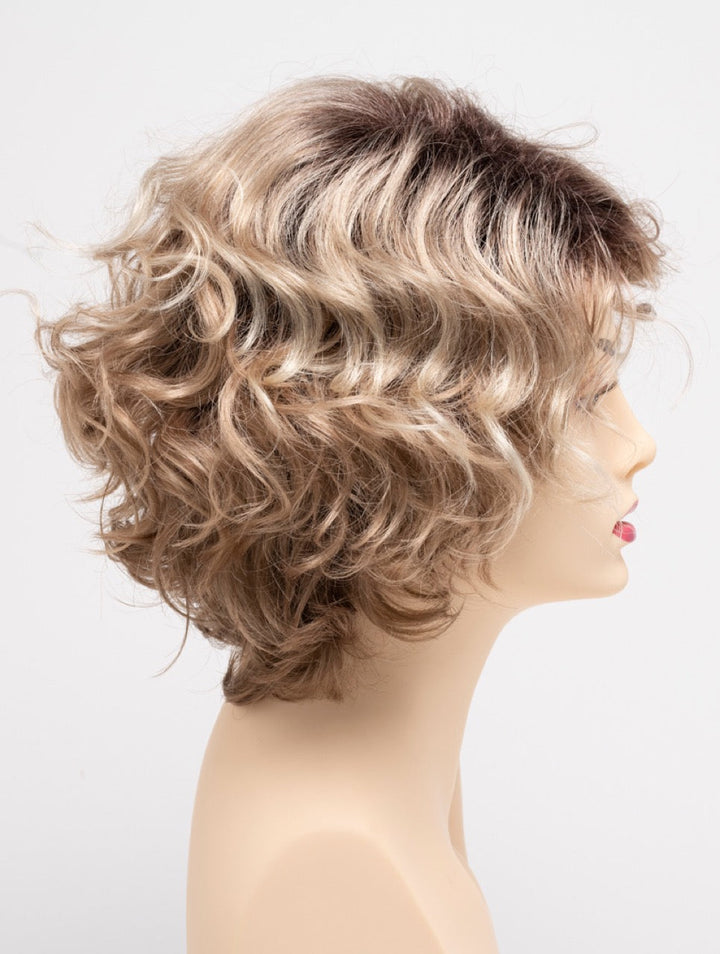 Sparkling Champagne | 26/23/14 R8 | Rooted Neutral Light Blonde