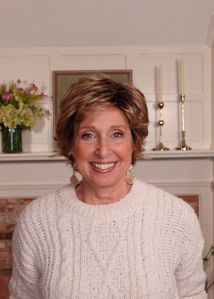 Frannie wearing Kenzie in Maui Gold